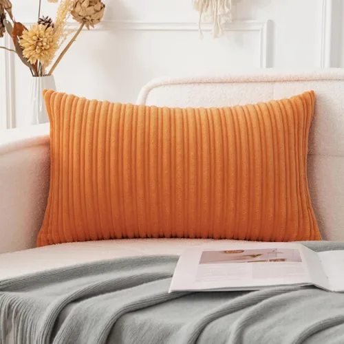 Vista 138 de UGASA - Fundas de almohada decorativas de terciopelo suave y sólidas de Navidad para sala de estar/sofá, 16 x 16 pulgadas, 2 unidades, color burdeos