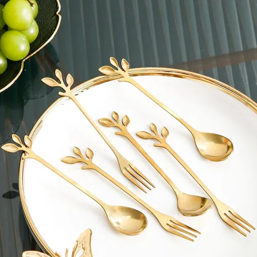 Vista 4 de Juego de 6 cucharas de café con soporte de vidrio, Juego de cucharas pequeñas de té de acero inoxidable dorado, Juego de mini cucharas de postre