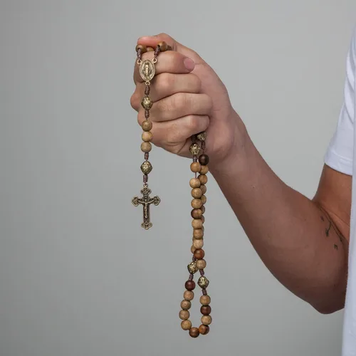 Vista 5 de Intercession™ Rosario de madera maciza hecho a mano Nuestro Padre Sagrado Corazón (Sagrado Corazón - Nogal)