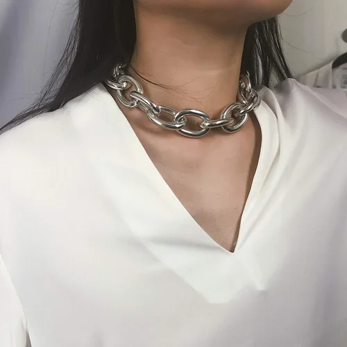 Vista 2 de Doubnine Gargantilla de plata dorada con eslabones gruesos, collar de cadena gruesa para Halloween, accesorios para mujer