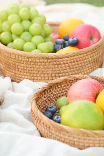 Vista 3 de HITOMEN Cestas de pan de ratán hechas a mano redondas de mimbre para servir frutas, cuencos de almacenamiento de frutas de tejido natural