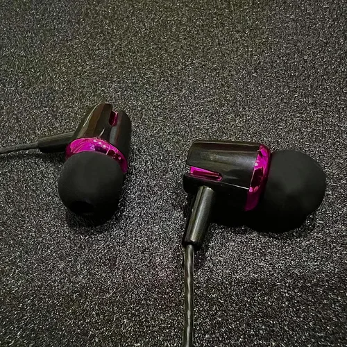 Vista 6 de Auriculares con cable Cianyyee, paquete de 6 con micrófono, auriculares de graves pesados, auriculares a granel con aislamiento de ruido