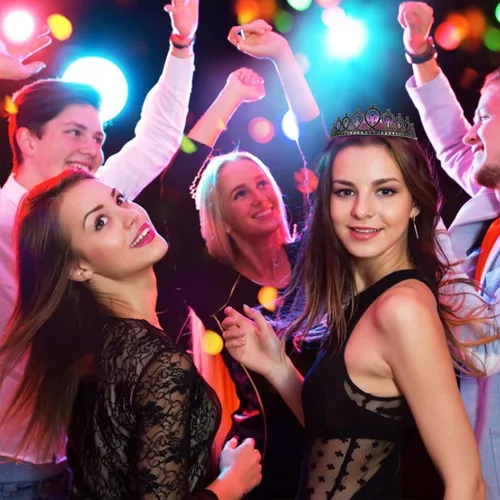 Vista 6 de CAVETEE - Juego de corona y banda de reina de cumpleaños para mujer, banda y tiara de diamantes de imitación, decoraciones de cumpleaños negras Negro