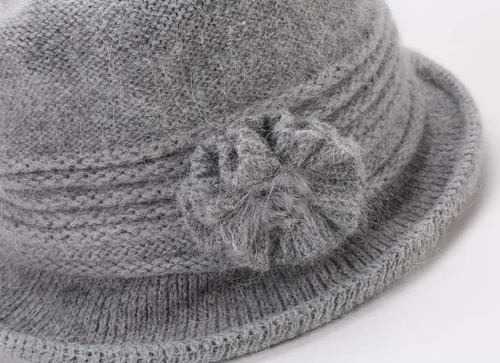 Vista 44 de C-US - Gorro de punto cálido para mujer, con visera de ganchillo con acento de flores