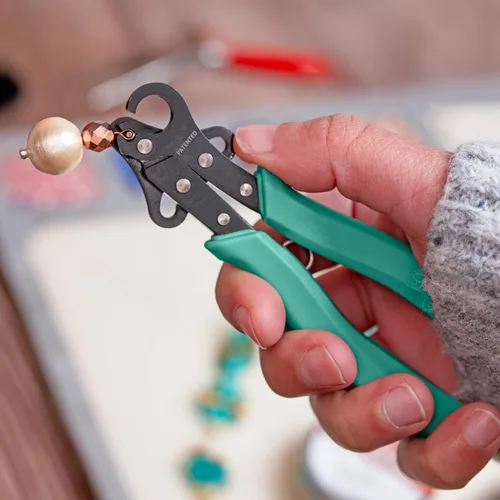 Vista 2 de The Beadsmith Vintaj One Step Looper - Crea y recorta bucles consistentes de 0.069 pulgadas para la fabricación de joyas, uso con alambre