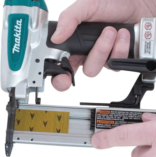 Vista 2 de Makita AF353 calibre 23, clavadora de pasador de 1-3/8