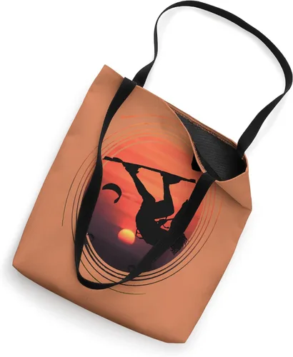 Vista 2 de Kitesurf Gifts and Surf Lover Tees by taiche Bolso tote