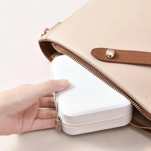 Vista 6 de MJartoria Joyero de viaje, pequeñas cajas de joyería para mujeres y niñas, caja organizadora de joyas portátil blanca, regalos de moda