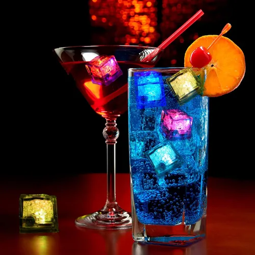Vista 6 de Cubos de hielo iluminados, paquete de 12/24/60/96 cubos de hielo LED multicolor para bebidas con luces cambiantes, IP67, impermeable, reutilizable