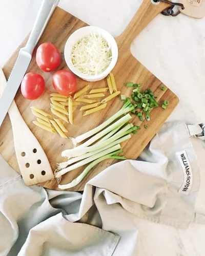 Vista 10 de Tabla Gourmet de madera de acacia de piel para pizza, Pala para pizza