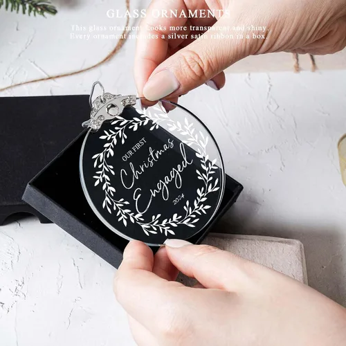 Vista 3 de Regalos de compromiso para adorno de Navidad 2024 para parejas, recién casados, decoración de recuerdo, boda, novia y novio (comprometido)