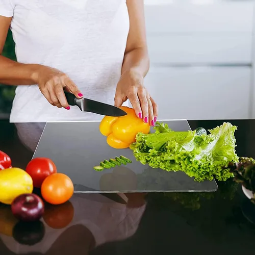 Vista 4 de Tabla de cortar transparente para cocina con borde antideslizante de 24 pulgadas de ancho x 18 pulgadas de largo AZM Displays