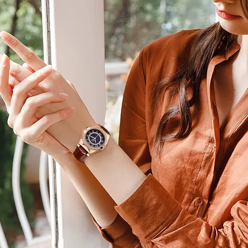 Vista 2 de SK - Reloj de vestir para mujer, fácil de leer, con números arábigos, diamantes de cristal, resistente al agua