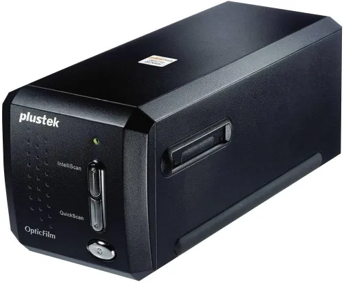 Vista 4 de OpticFilm 8200i SE escáner de películas 35mm Film & Slide Scanner. 7200 dpi / 48-bit Output, Integrated Infrared Dust/Scratch Removal. Bundle