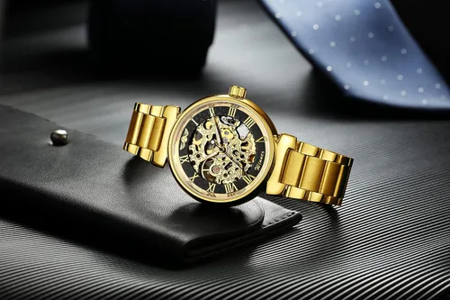 Vista 4 de Reloj esqueleto de pulsera automático estilo steampunk, manecillas luminosas de tono dorado, correa de cuero, 40mm, Negro dorado