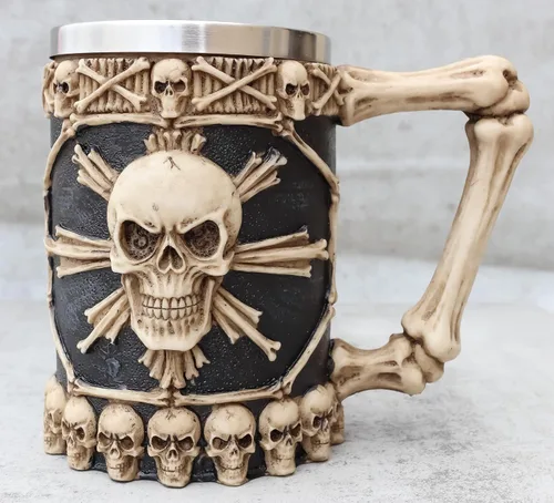 Vista 2 de Ebros Gift Gran taza de café con diseño de ron pirata pirata y huesos cruzados, diseño de calavera y cráneo, jarra, jarra, taza de café de 20 onzas