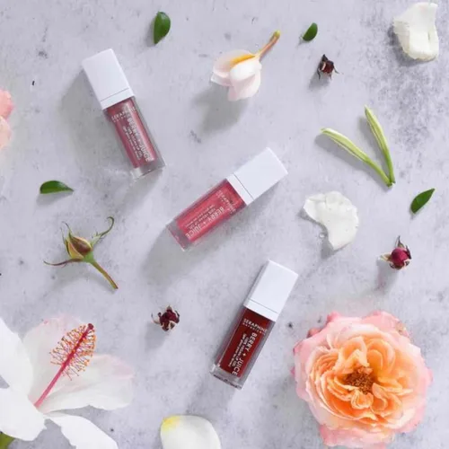 Vista 6 de Seraphine Botanicals Berry + Juice - Gel labial 100% vegano teñido brillante 0.20 fl oz (Cherry Compote)