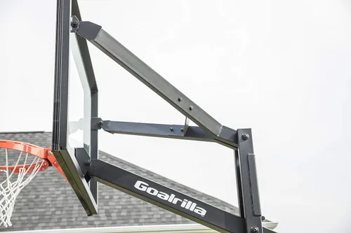 Vista 8 de Aros de baloncesto Goalrilla con tablero de meta de vidrio templado, marco negro anodizado y sistema de anclaje en el suelo