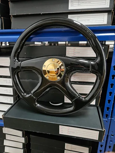 Vista 2 de Raptor Volante de madera negra de 15" (dorado)
