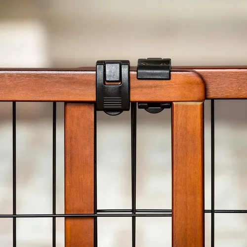 Vista 4 de Carlson - Puerta independiente ajustable para mascotas, 70 pulgadas de ancho, madera premium, marrón