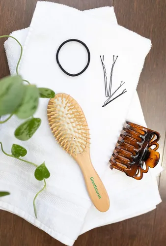Vista 7 de GranNaturals cepillo de madera para desenredar el cabello - tamaño pequeño para viajes, paquete de de 1