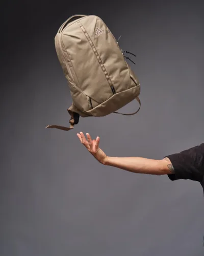 Vista 13 de Gregory Mochila de senderismo Outset Day, Desert Tan, Moderno