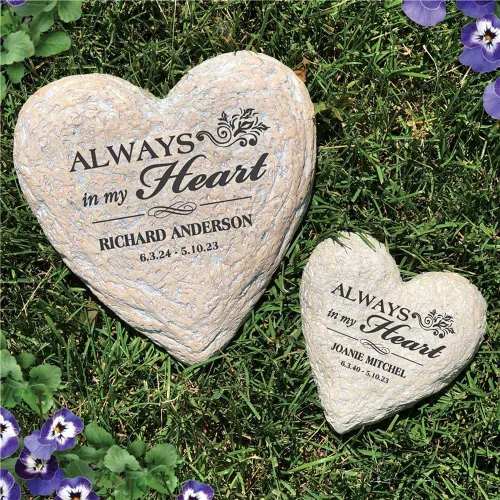 Vista 2 de GiftsForYouNow Piedra conmemorativa de resina personalizada en forma de corazón, 8.5 pulgadas, impermeable, interior/exterior, Always in My Heart