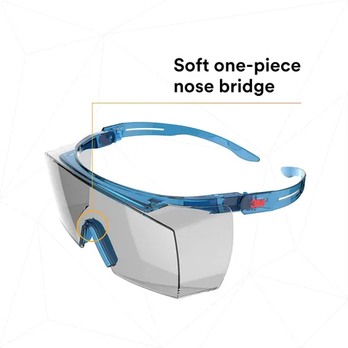 Vista 3 de 3M Gafas de seguridad, serie SecureFit 3700, paquete de 1, antiarañazos, se adaptan sobre lentes, lentes grises para interiores y exteriores