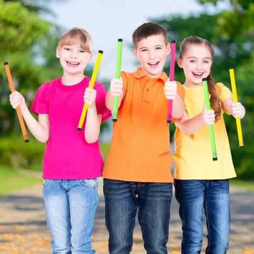 Vista 5 de ArtCreativity Paquete de 12 tubos para gemidos, para hacer ruidos de fiesta para niños y adultos, divertidos juguetes de gemidos en varios