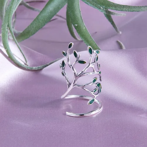 Vista 8 de Helen de Lete, encantador anillo de plata con forma de gatito.