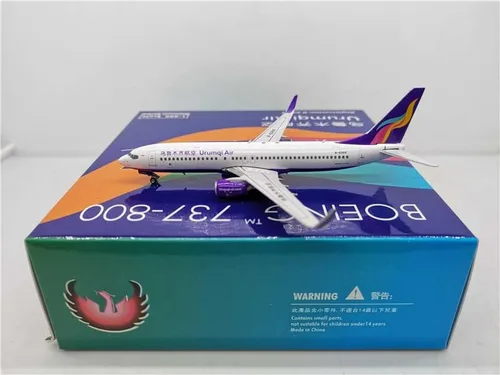 Vista 4 de Phoenix Urumqi Airlines para Boeing B737-800 B-6268 1/400 DIECAST modelo preconstruido
