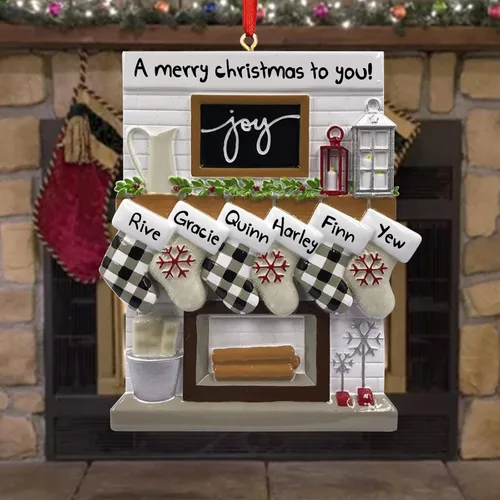 Vista 5 de Adornos de Navidad personalizados 2025, repisa de chimenea, familia de 2/3/4/5/6 nombres de miembros de la familia Joy para decoraciones de árbol