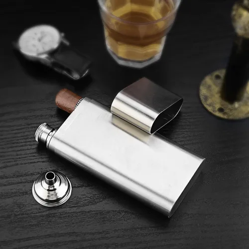 Vista 5 de Linkidea Petaca de acero inoxidable de 2 onzas con tubo de cigarro y embudo, funda de viaje portátil para calibre 50, regalo para hombres (plateado)