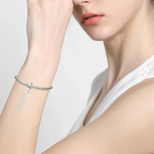 Vista 2 de QeenseKc Colgante de corazón con nombre personalizado para Pandora, pulsera europea, collar, regalo para mujeres y niñas