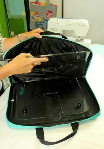 Vista 2 de Sew Steady Bolsa de viaje portátil para crear 26 x 26 pulgadas para mesa de coser