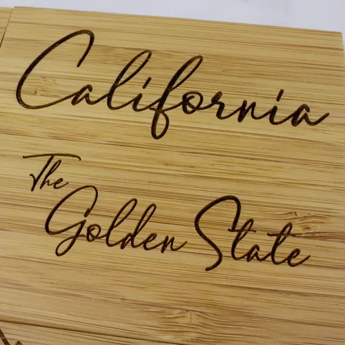 Vista 5 de Totally Bamboo California State Puzzle - Juego de posavasos de bambú de 4 piezas con estuche