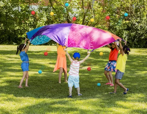 Vista 8 de B. toys ¡Paracaídas Woo-Hue! - Deportes al aire libre - Juega paracaídas con 15 bolas coloridas - 12 asas - Tienda de viento de 8 pies - Juegos al