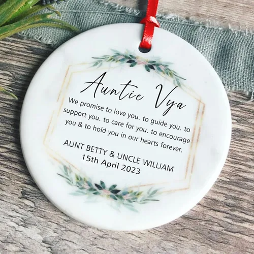 Vista 6 de Recuerdos personalizados de adorno de Navidad para bebé, regalos de bebé que llegan, adornos de cerámica para árbol de Navidad, adornos de primera