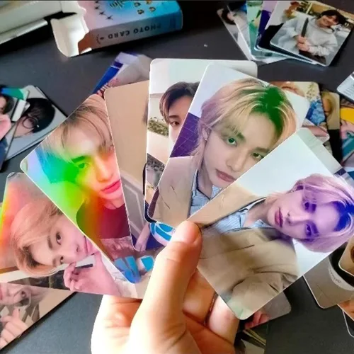 Vista 2 de PYAJUU Stray Kids Tarjetas Fotográficas Láser 50pcs Stray Kids Tarjeta Láser Kpop Stray Kids Tarjetas LOMO Kpop Straykids Tarjeta de Álbum 5-Star