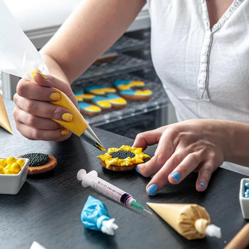 Vista 4 de Creative Hobbies Jeringa aplicadora de pegamento para diamantes de imitación de parte trasera plana y manualidades de pasatiempos, 0.2 fl oz