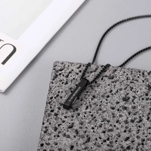 Vista 3 de Collar personalizado para hombre cadenas personalizadas para hombres collar con nombre de barra 3D negra regalo para papá marido novio