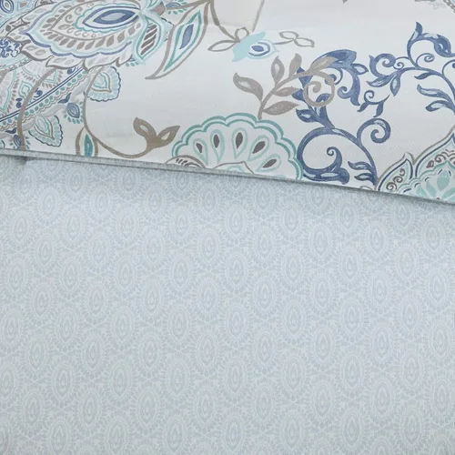 Vista 19 de Madison Park Juego de temporada, falda de cama a juego, almohadas decorativas, Queen (90 x 90 pulgadas), Isla, medallón floral azul, 8 piezas