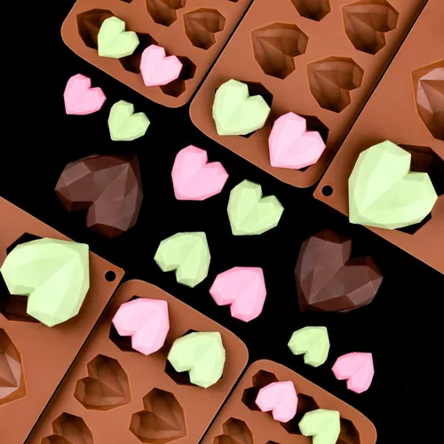 Vista 4 de Paquete de 2 moldes de chocolate con forma de corazón de diamante – Molde de pastel de mousse de corazón 3D de 15 agujeros – Mini molde de silicona