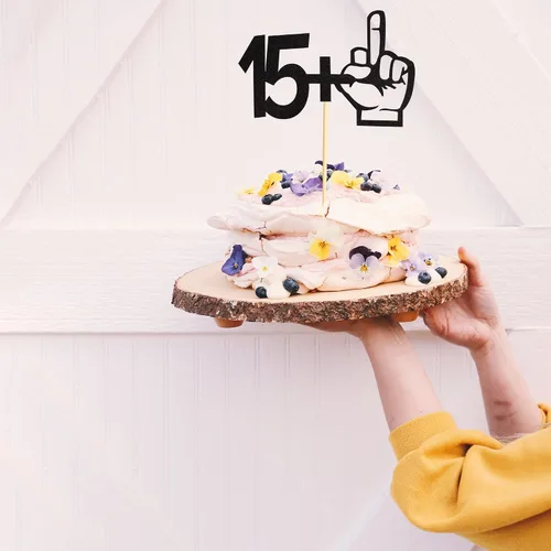 Vista 4 de Decoración para tartas con purpurina negra con dedo medio 15+1, decoraciones para fiesta de cumpleaños de 16 años, suministros divertidos