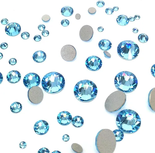 Vista 2 de AQUAMARINE (202) azul lago 144 piezas Swarovski 2058/2088 Cristal Flatbacks lago azul diamantes de imitación arte de uñas mezclado con tamaños ss5