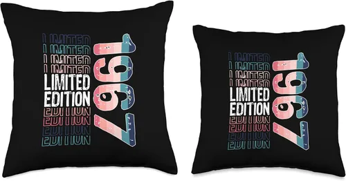 Vista 3 de Limited Edition Vintage 1967 Retro Birthday Throw Pillow