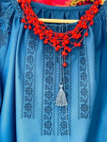 Vista 6 de Blusa bordada ucraniana - Camisa casera de algodón azul con bordado floral Vyshyvanka Top para mujer Tamaño y color personalizados XS a 4XL