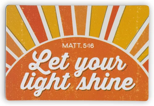 Vista 10 de Christian Art Gifts Imán inspirador de escritura para refrigerador para hombres y mujeres con versículo bíblico: Dios está conmigo, diseño de escena