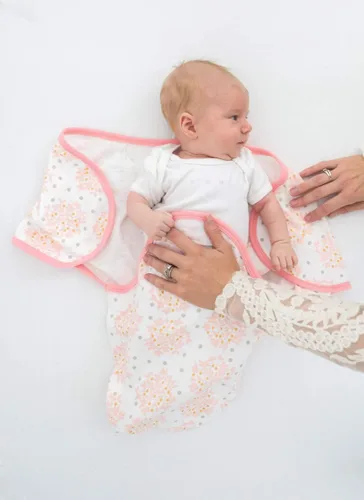 Vista 4 de SwaddleDesigns Manta para envolver con envoltura ajustable, juego de 3, diseño floral celestial, rosa