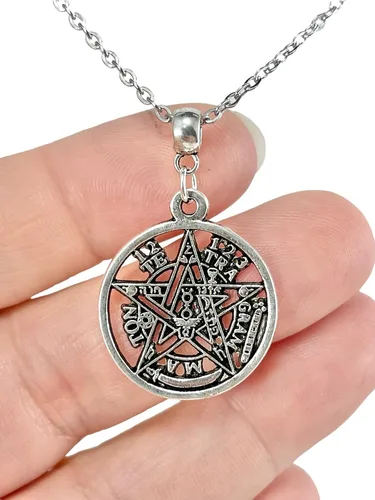 Vista 2 de Tetragrammaton - Colgante de plata con dije de Yahweh con cadena de acero inoxidable